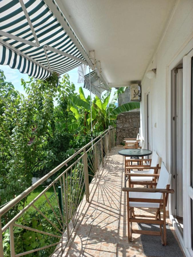 Villa Angelina Kumbor Exterior photo